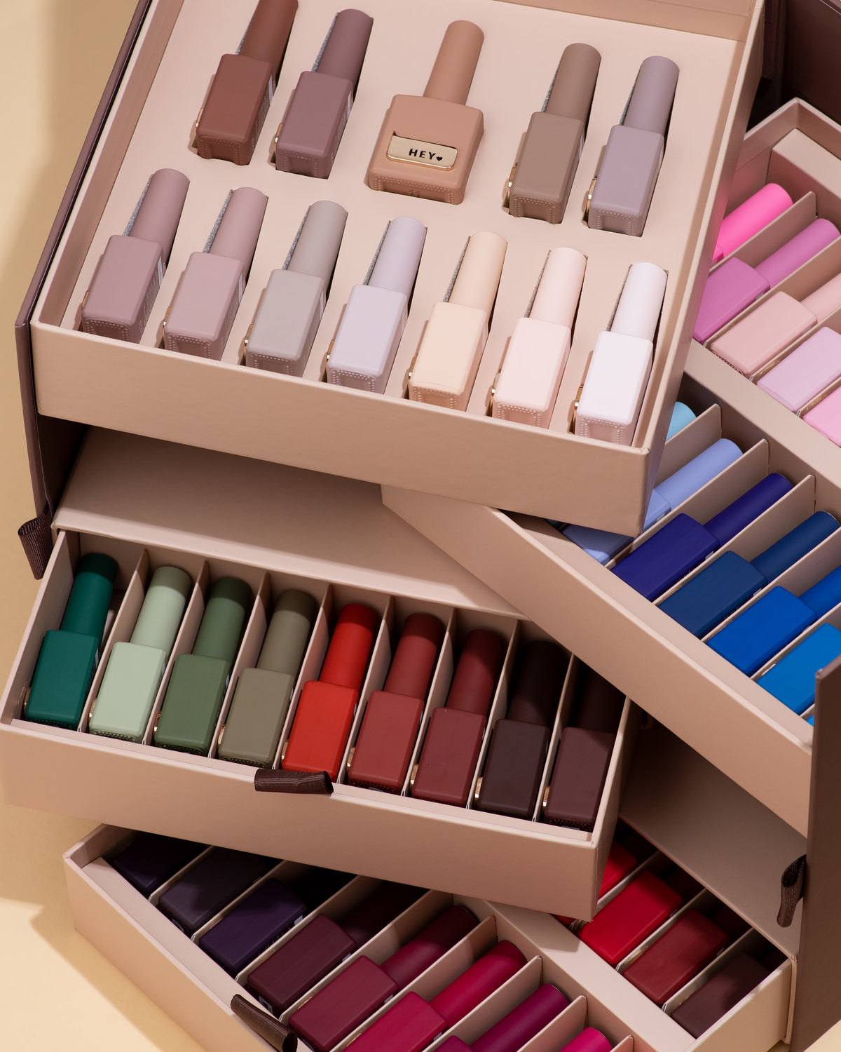 HEYLOVE Box met 66 Gel Polish Kleuren
