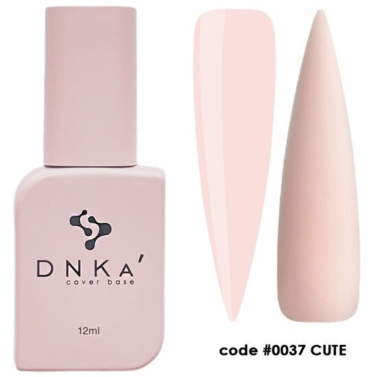 DNKa cover base in een fles van 12ml met een zachte nude kleur en een spitse nagelvorm