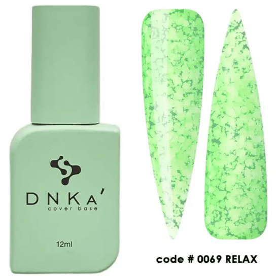 DNKa Cover Base 0069 kopen groene fles met twee voorbeelden van nagelkleuren in relax tint
