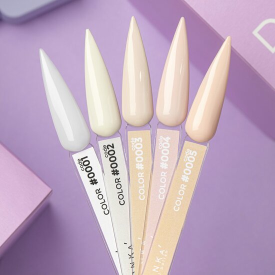 Gellak wit 0002 DNKa stalenkaart met vijf verschillende pasteltinten nagellak op paarse achtergrond