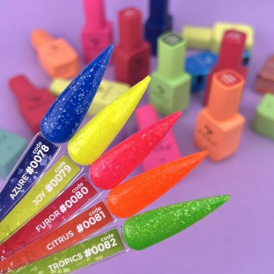 Felgekleurde nagellakstalen in blauw, geel, rood, oranje en groen van DNKa professionele nagelgroothandel