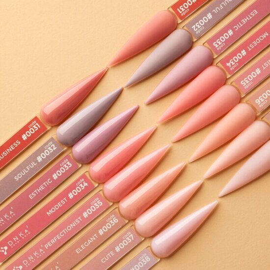 Professionele nagelproducten kopen met diverse roze en peach gelnagellakstalen zonder TPO bij DNKa