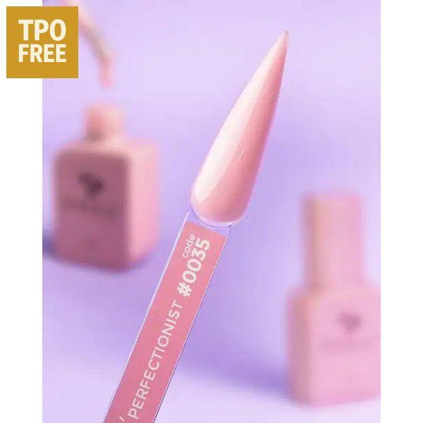 Roze nagellakstaal van DNKa met kleurcode 0035 om professionele nagelproducten kopen te promoten