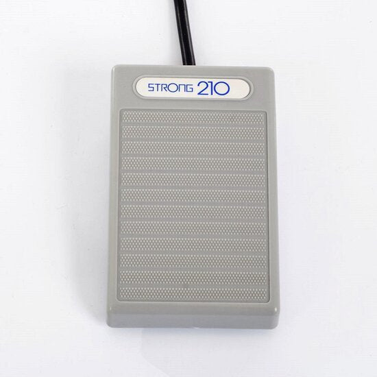 STRONG 210 Voetpedaal voor professionele nagelfrees met stabiele grip en gebruiksvriendelijkheid