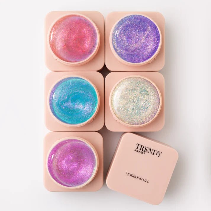 Zes trendy nagelproducten in glanzende gels met diverse kleuren van Trendy Nails