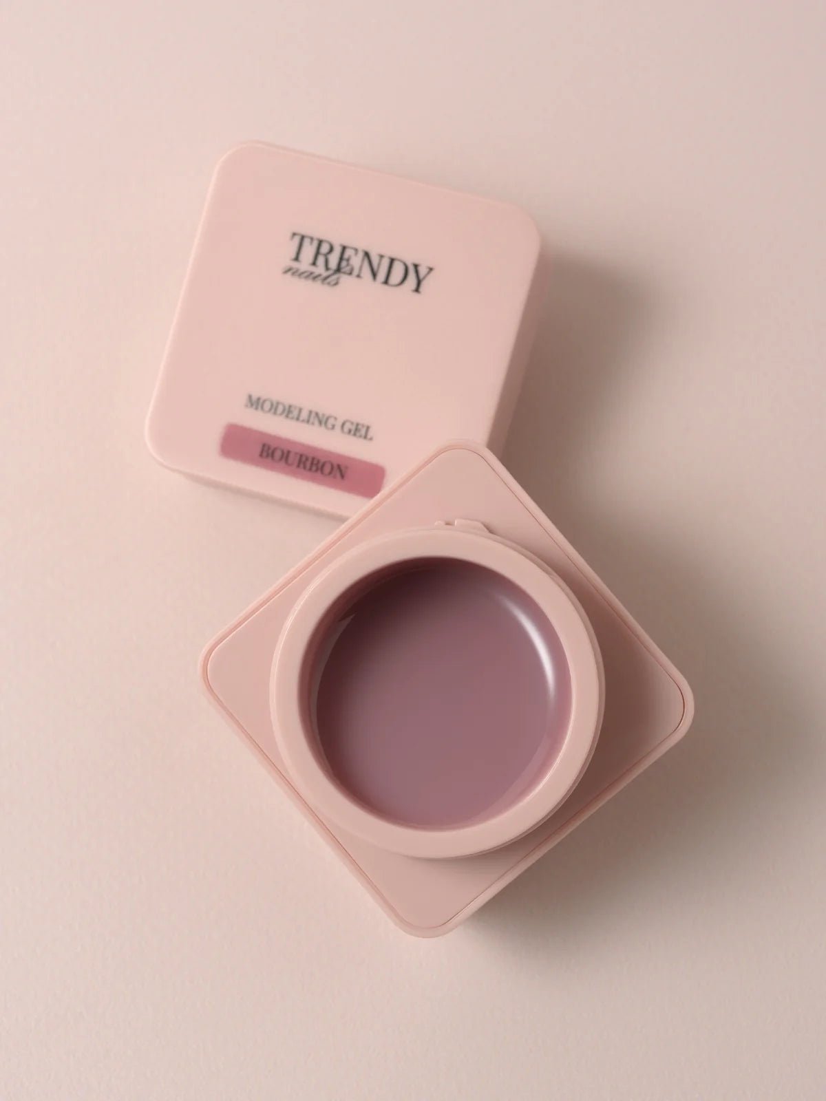 Trendy Nails gel modeling gel in Bourbon kleur met een moderne verpakking voor nagelstyling