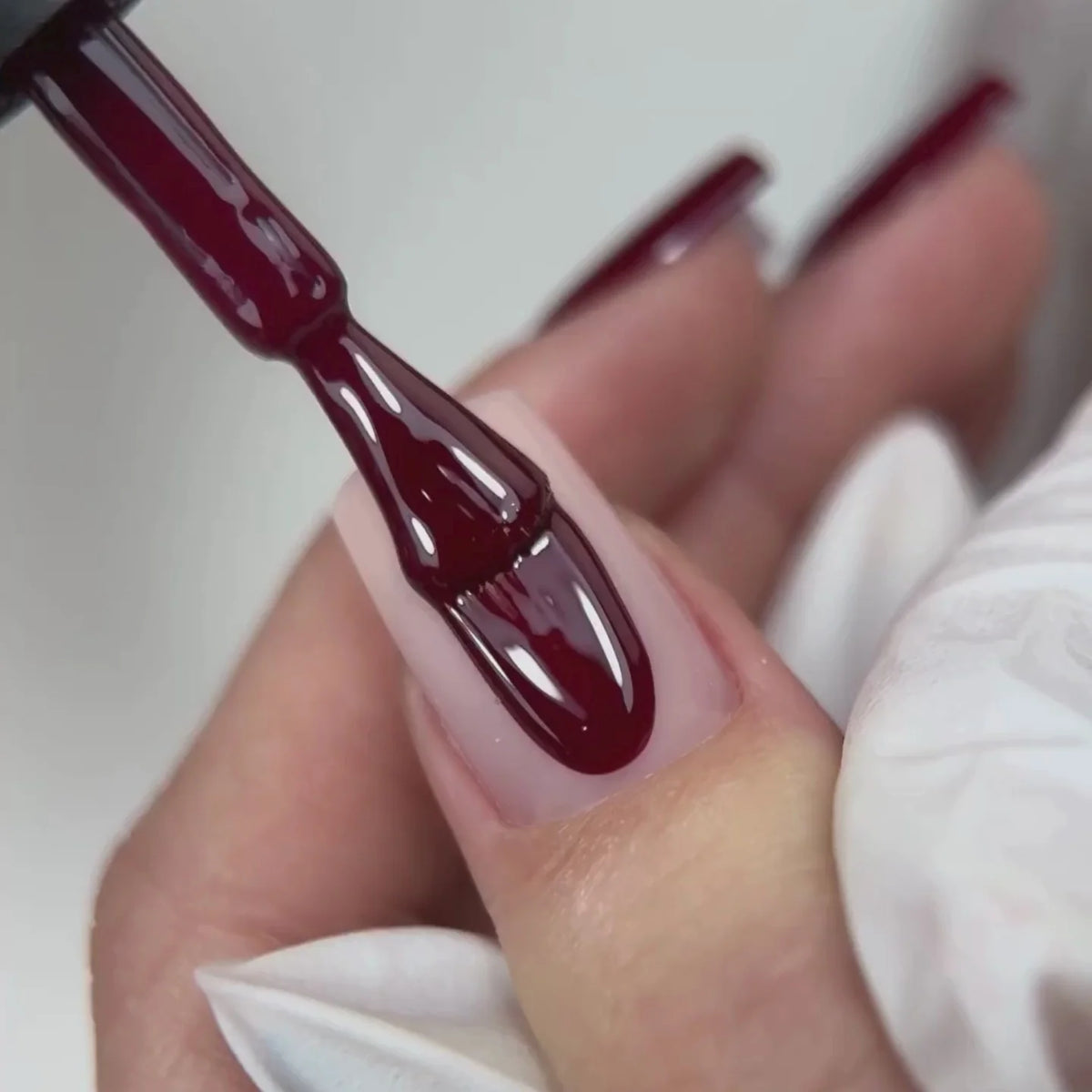 Гель-лак "Red Berry" HEMA/TPO свободный 10 мл Trendy Nails