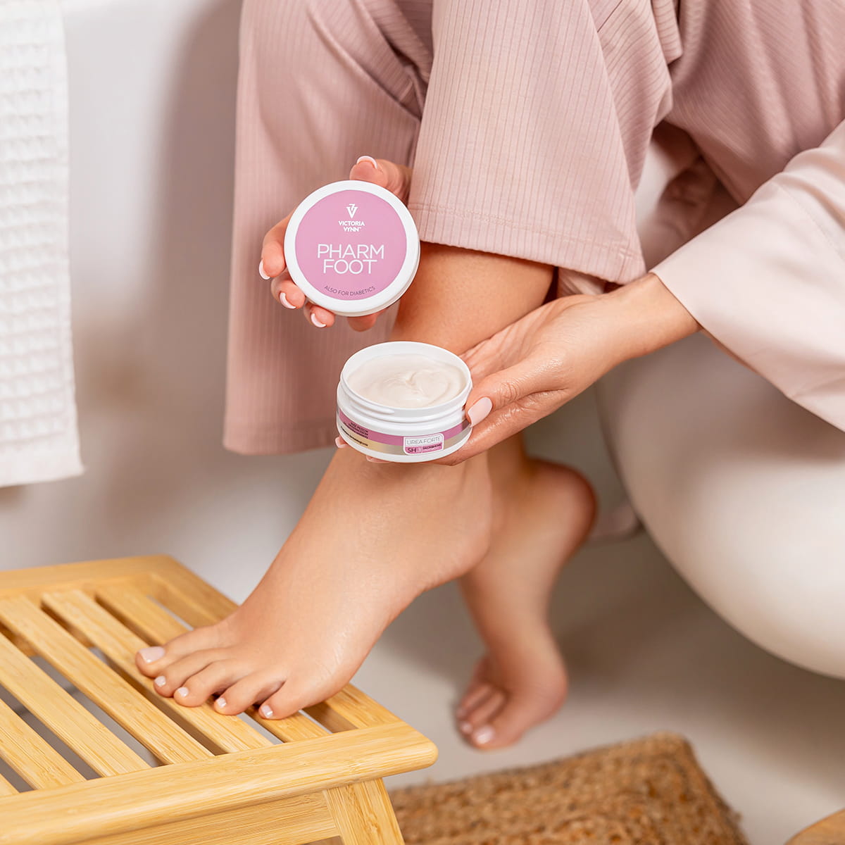 PHARM FOOT Urea Forte 75 мл – Интенсивно смягчающая мазь для ног с 25% мочевины