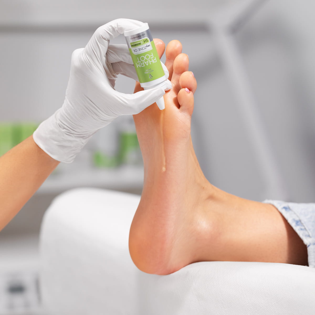 PHARM FOOT oxyZONE OIL 15 ml – Intensive Nail Oil with 75% Ozone Oil and Dragon’s Blood