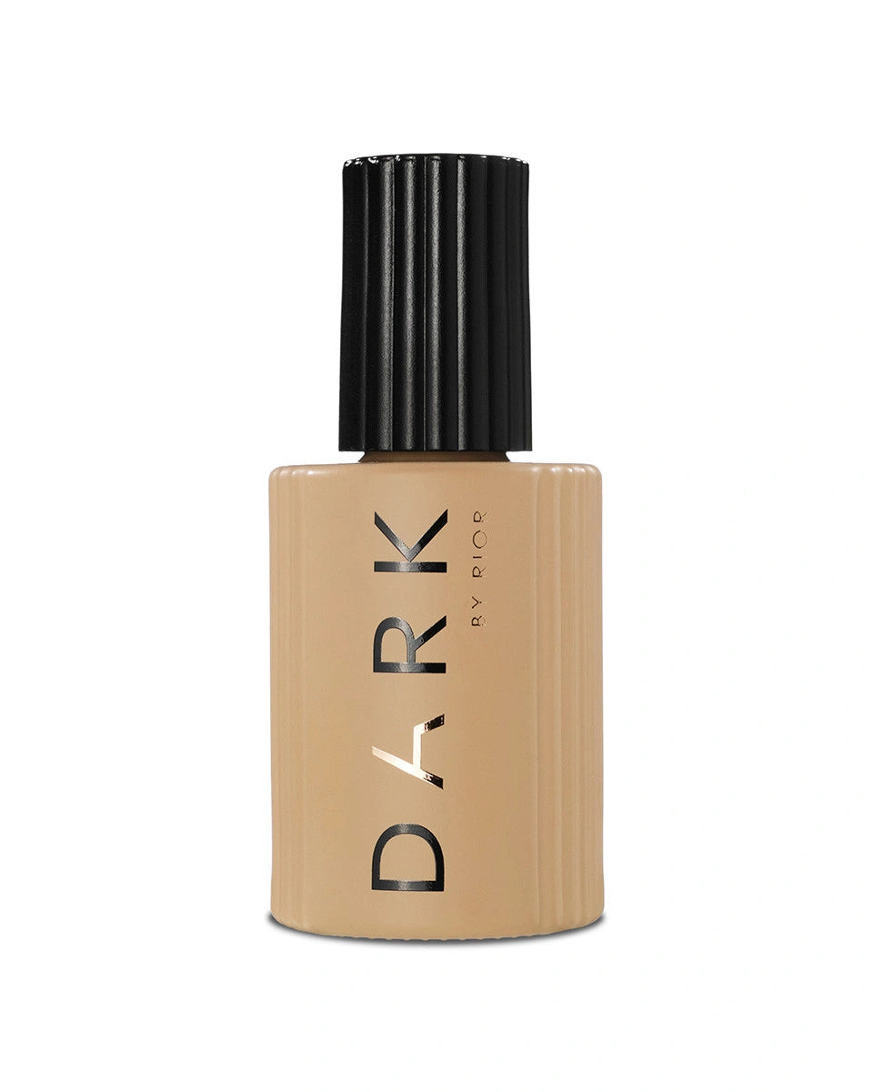DARK base coat nagels in nude kleur voor een sterke basislaag