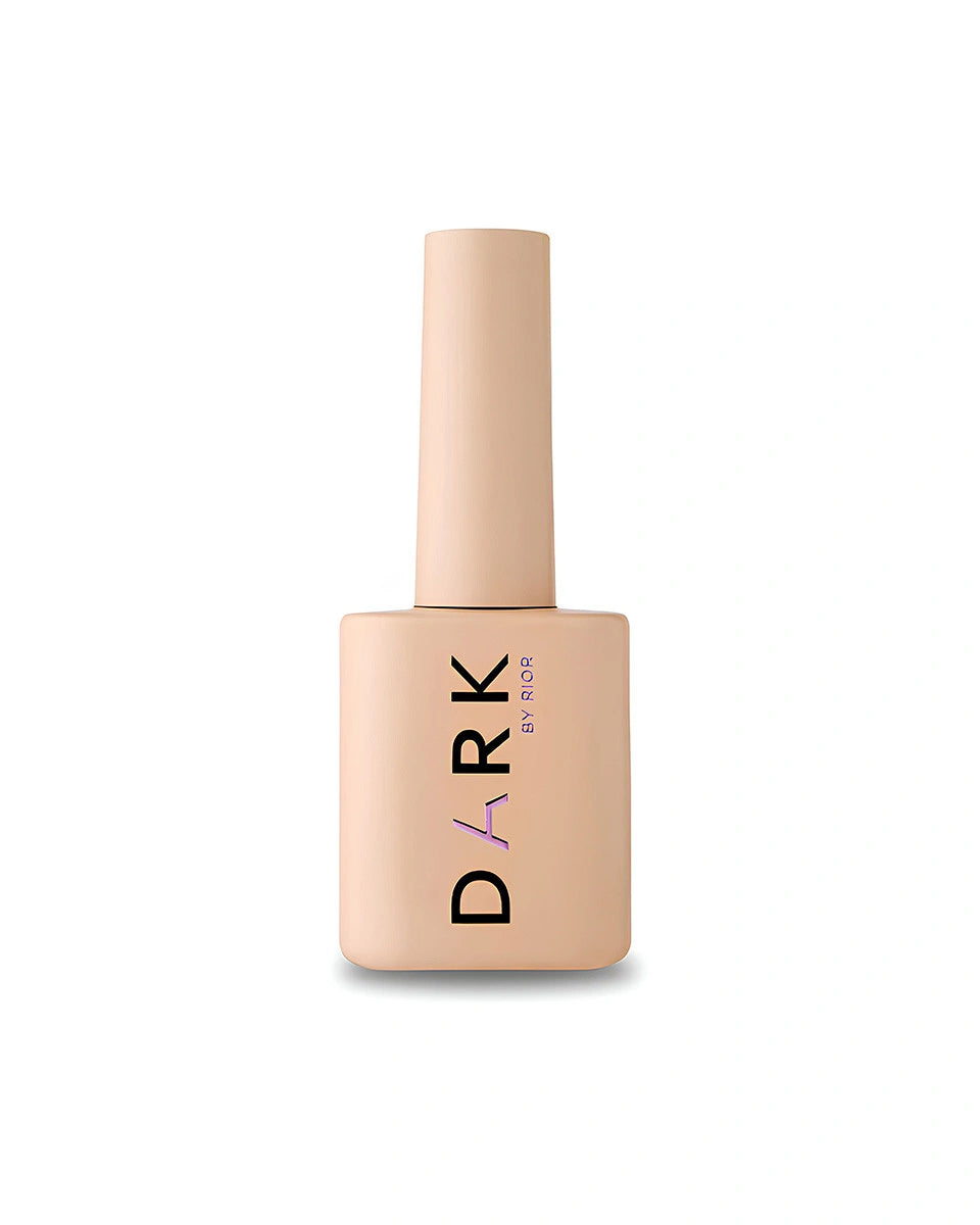 DARK base coat nagels in nude voor een langdurige manicure