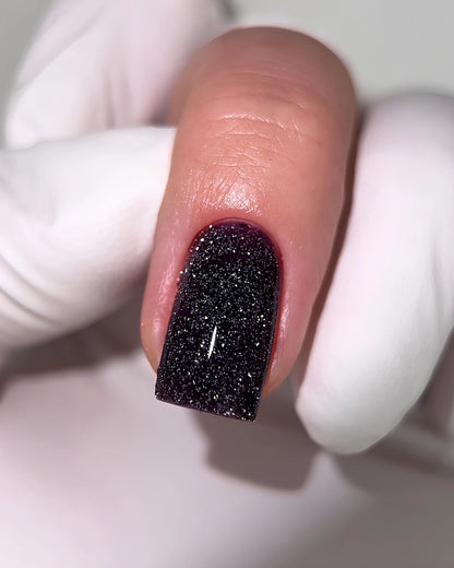 DARK Gellak Flash 10, glanzende zwarte nagellak voor een glamoureuze manicure