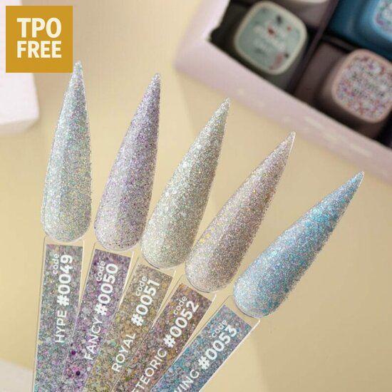 Glitterende DNKa cover base kopen nagellakstalen in verschillende pastelkleuren met glinstereffect
