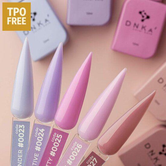 DNKa nagelgroothandel producten met verschillende tinten roze en paarse nagellak op stalenstaafjes