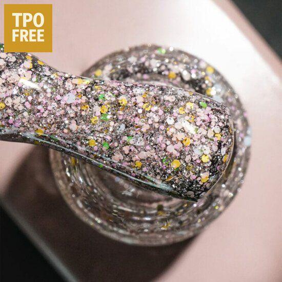 Glitterende nagellak met meerdere kleuren van DNKa, perfect voor nagelproducten groothandel