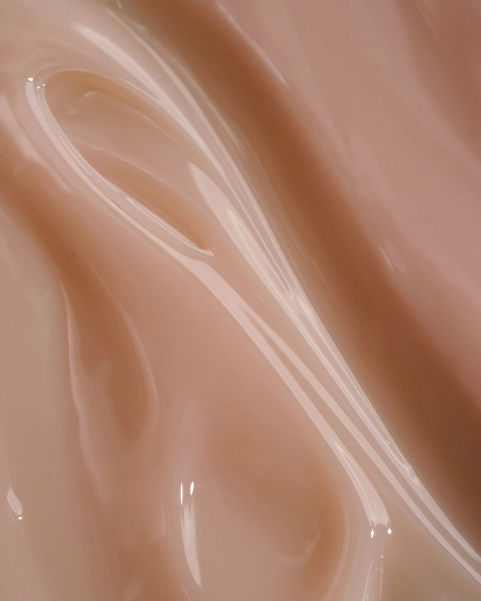 DARK donkere builder gel voor nagels in een romige textuur