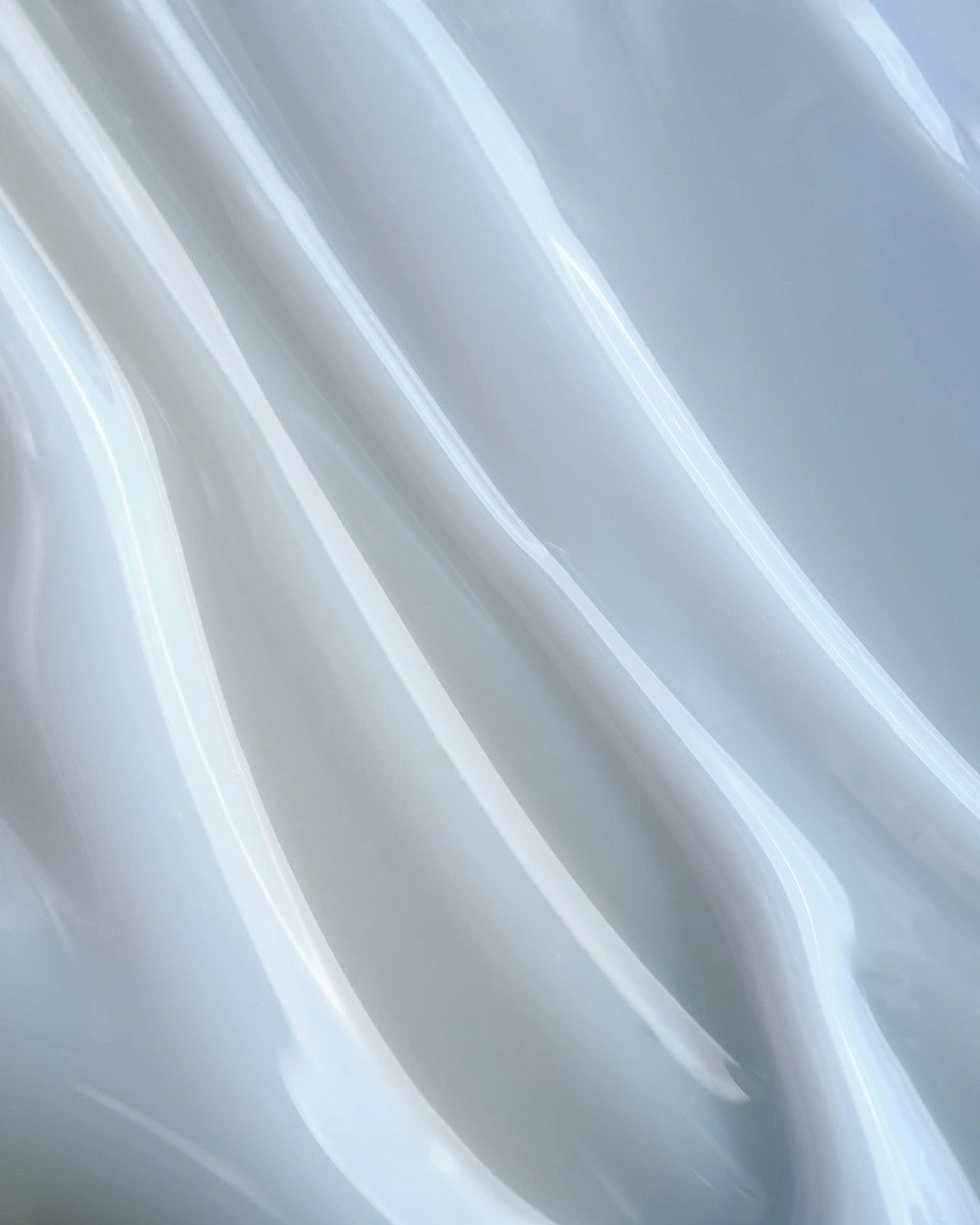 DARK Iconic bouwgel nagels in wit, ideaal voor een gladde afwerking