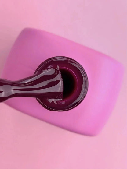 LUNA Cover Base DRAMA QUEEN 13ml met een rijke paarse kleur voor nail art en gelnagels