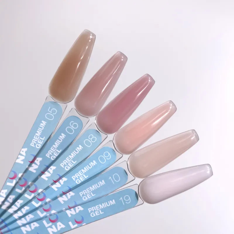 LUNA Premium Gel in diverse nude tinten op nagelstalen