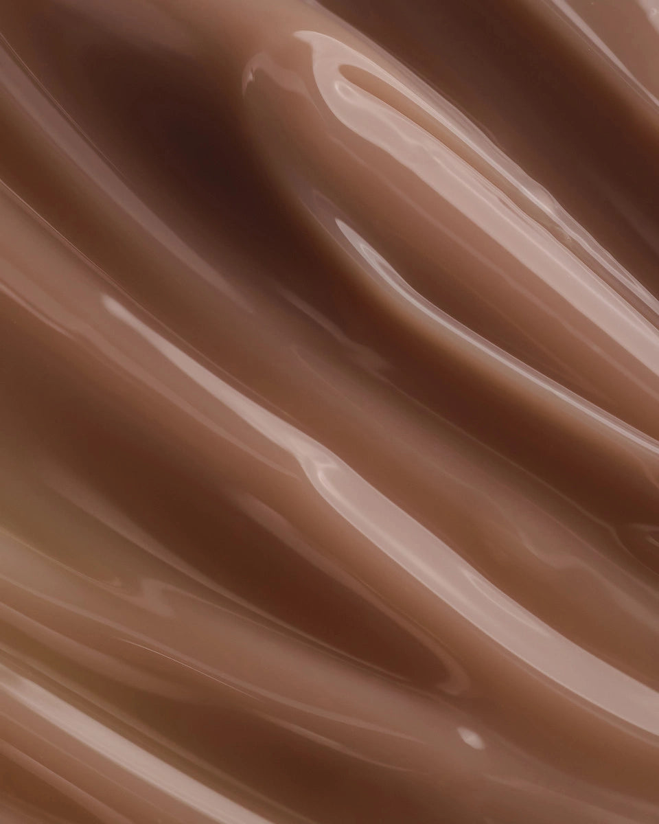 DARK iconische gel nagel donkerbruin voor een glanzende afwerking