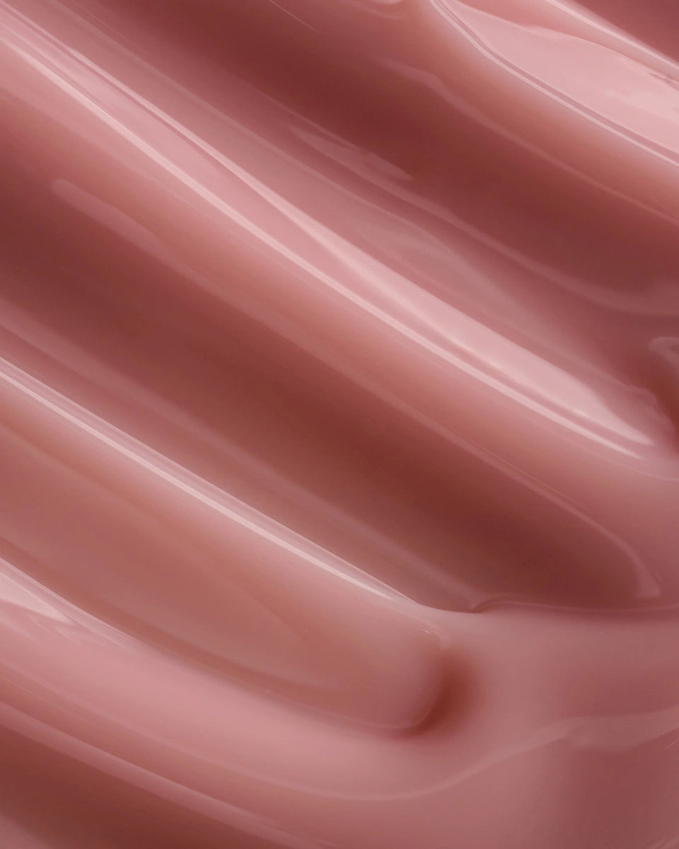 DARK iconic gel nagels in lichtroze voor een perfecte nagelafwerking